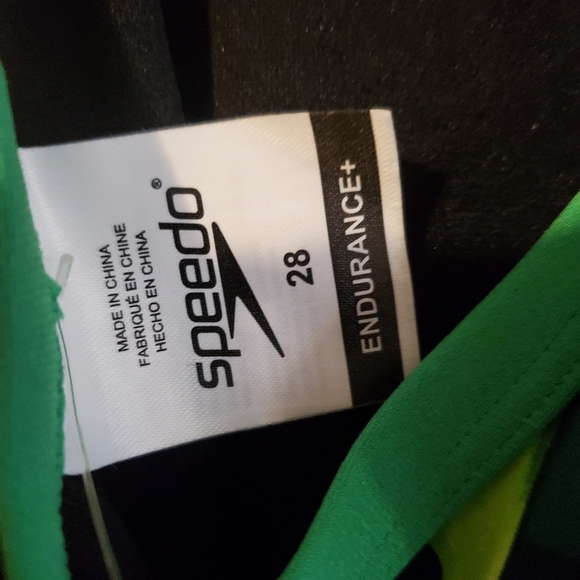 Size 28 Speedo endurance+ one piece swimsuit - Picture 10 of 13